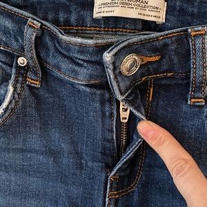 Zara frayed ankle jeans